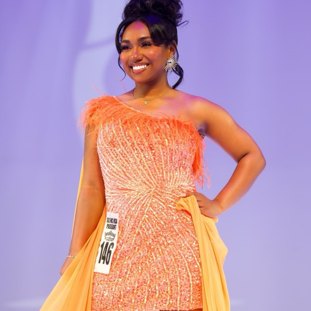 Beautiful Dress! - Picture 3 of 3